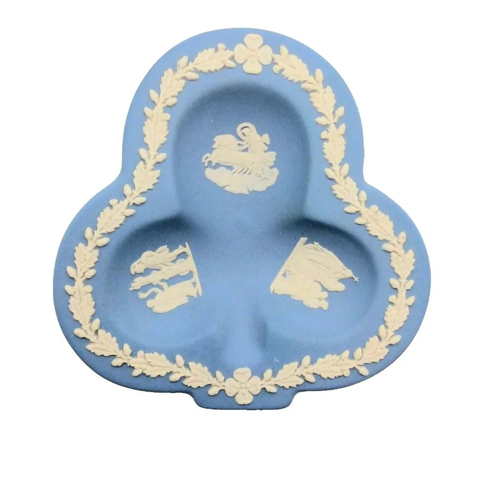Vintage Wedgwood Blue Jasperware Neoclassical Clover Shaped Trinket Tray - Picture 2 of 7